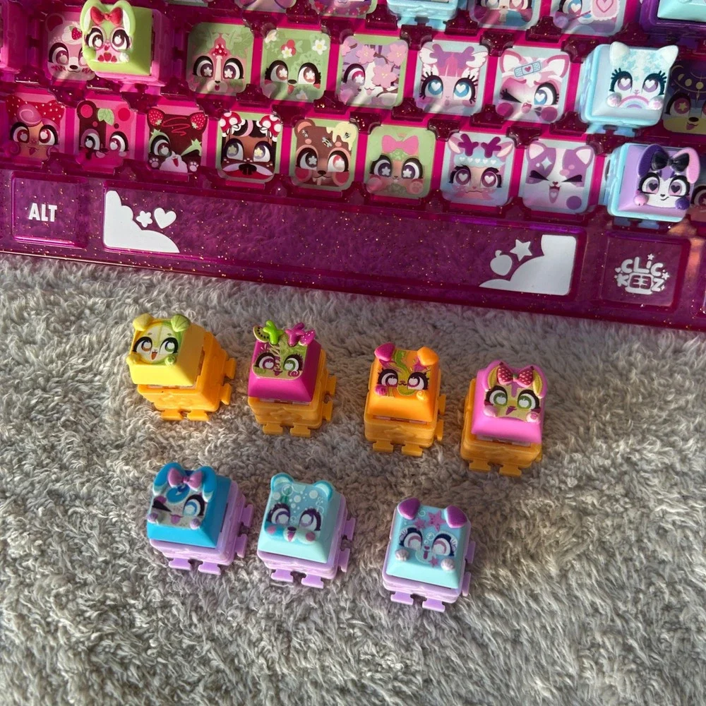 Clickeez Series 1 Keyboard + 23 Clickeez Keys 16 Series 1 & 7 Series 2